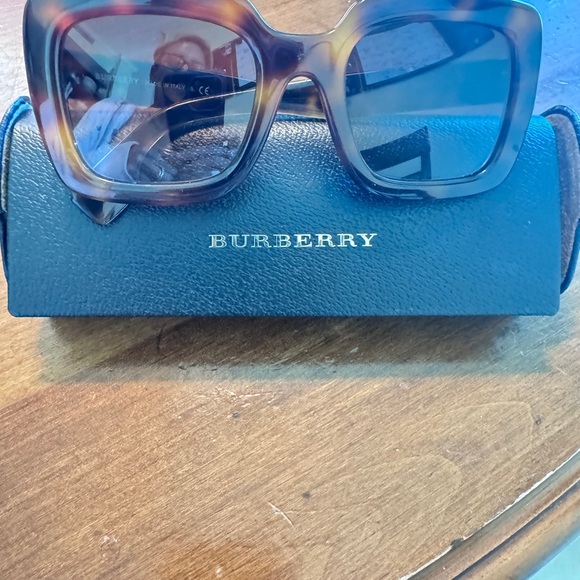 Burberry Accessories - Burberry Tortoise Shell Sunglasses